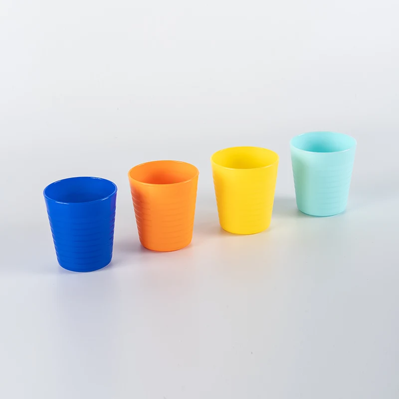 Plastikbecher